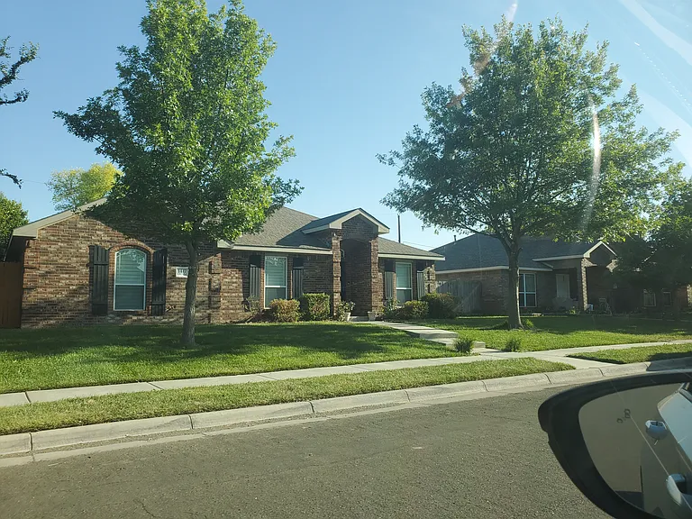 1417 SW 62nd Ave — Photo 3