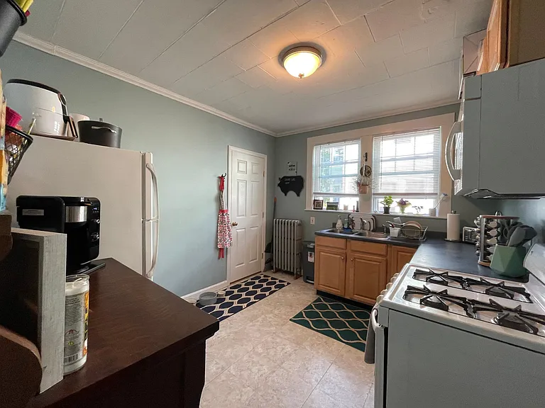 192 Florence St #1 — Photo 15