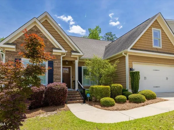 327 Carillon Ln, Macon, GA 31210