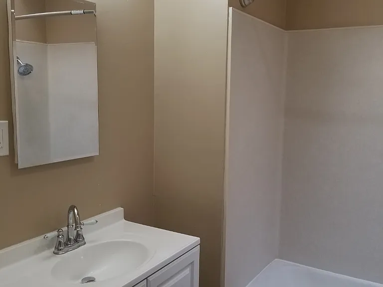320-322 N Olive St #B — Photo 5
