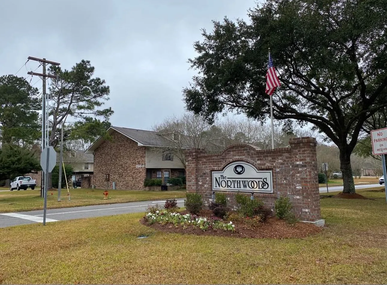 2 bed, 1.5 bath, 1100 sqft, $1,250 — Photo 2