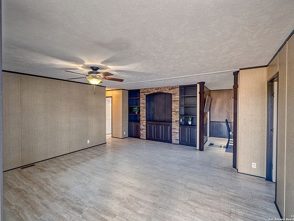 3rd image of 1410 N. 6th St.