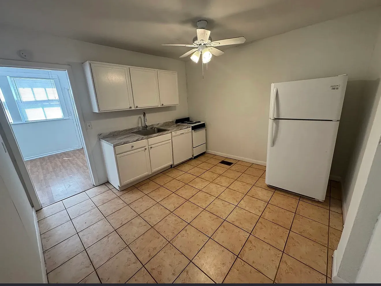 Studio, 600 sqft, $1,295 — Photo 4