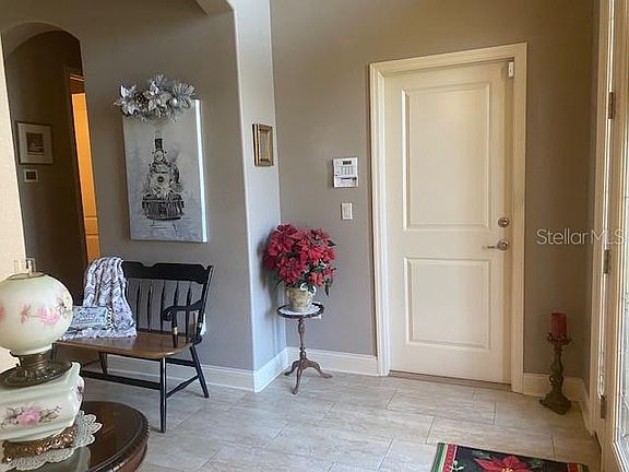 4th image of 1039 Stoney Creek Dr