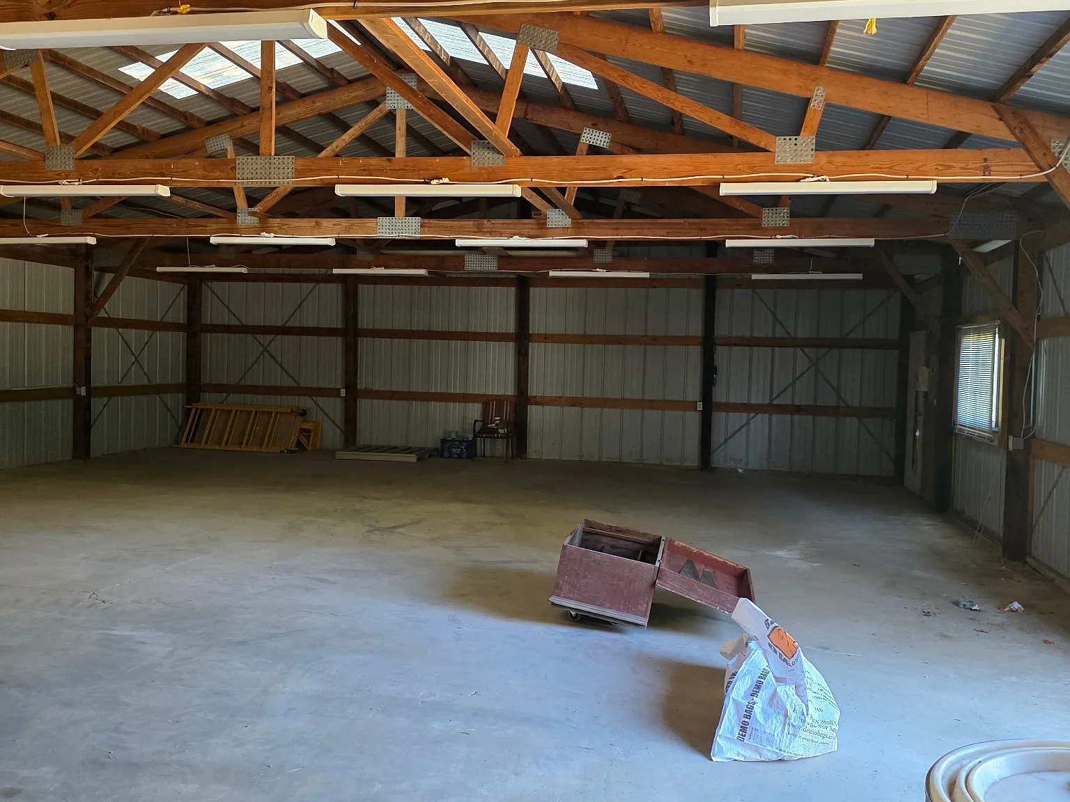 Studio, 2500 sqft, $2,500 — Photo 2