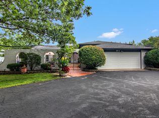 9911 N Hickory Ln, Saint John, IN 46373