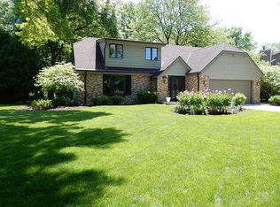 845 Indian Bluff Dr, Manitowoc, WI 54220