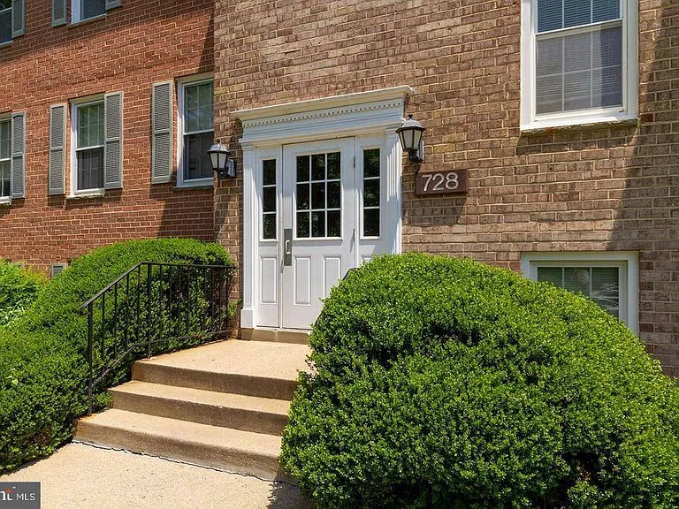 728 Quince Orchard Blvd #201 — Photo 2