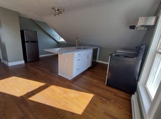 235 Pleasant St FLOOR 3, Pawtucket, RI 02860