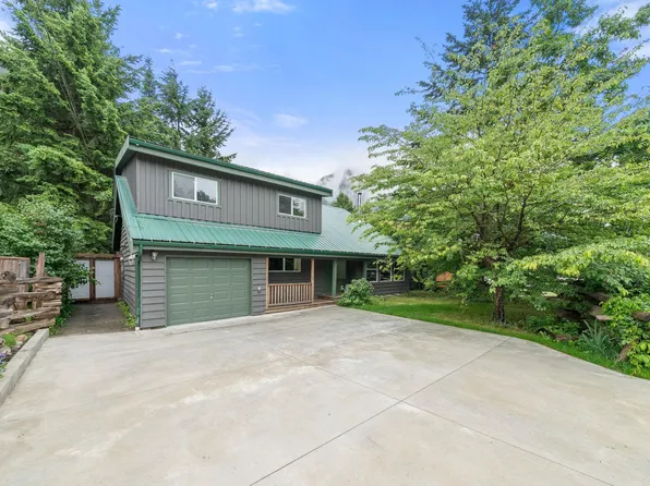 38260 Westway Ave, Squamish, BC V8B 0Y5