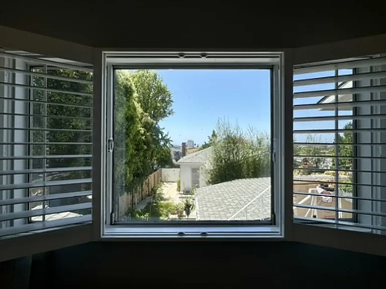 12th St — Photo 11