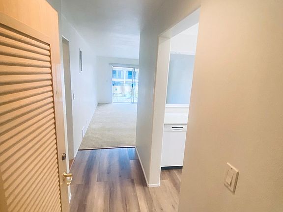 4th image of 448 Por La Mar Cir