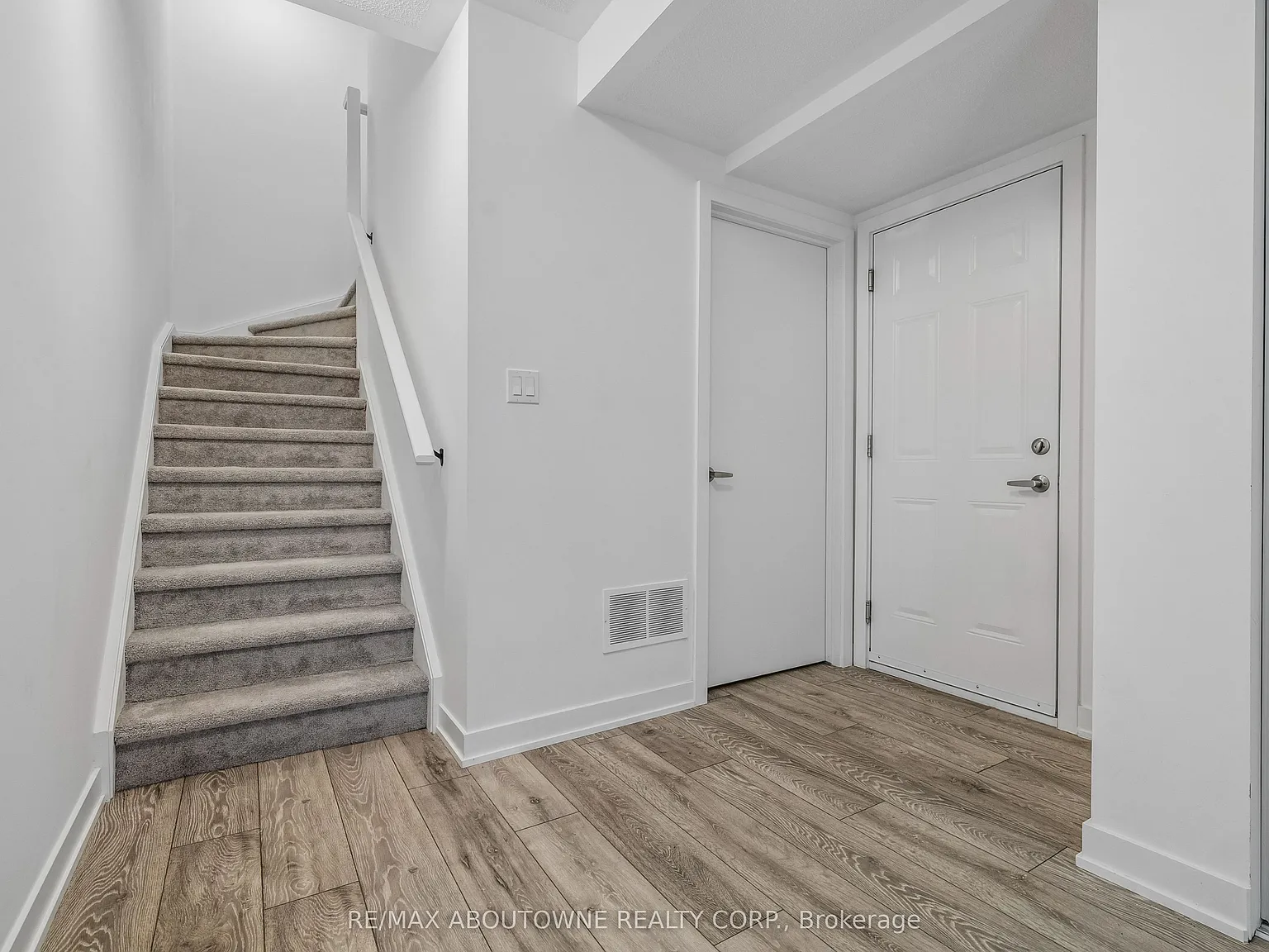 2 bed, $3,100 — Photo 4