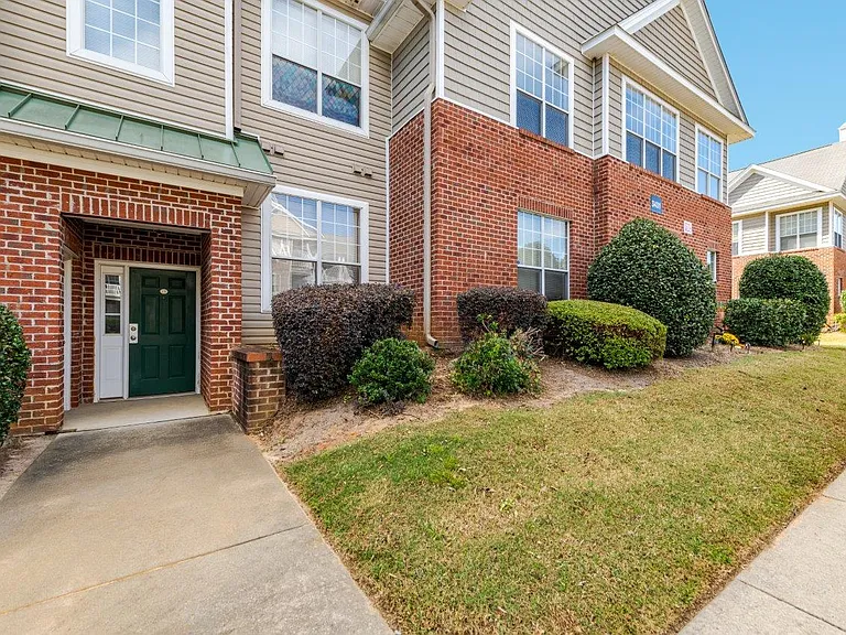 Westlake at Morganton Apartment Homes — Photo 28