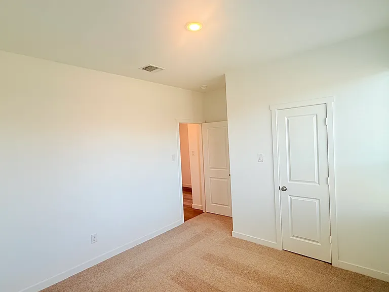 9109 SW 19th St — Photo 15