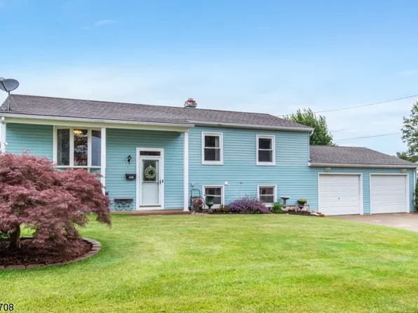 803 Rugby Rd, Lopatcong Twp., NJ 08865