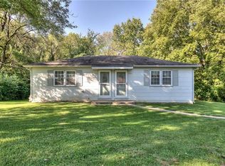 8954 NE Sammy Ln, Kansas City, MO 64155