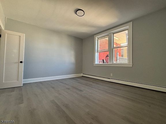5th image of 147 Elm St Floor 3