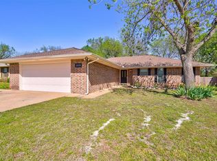 1408 Old Mill Rd, Moore, OK 73160