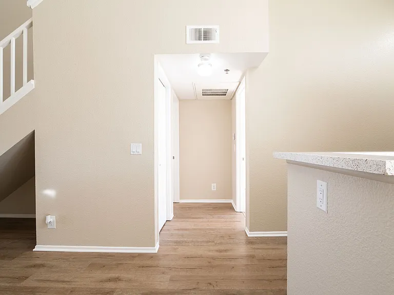 Emerald Ridge Apartments — Photo 35