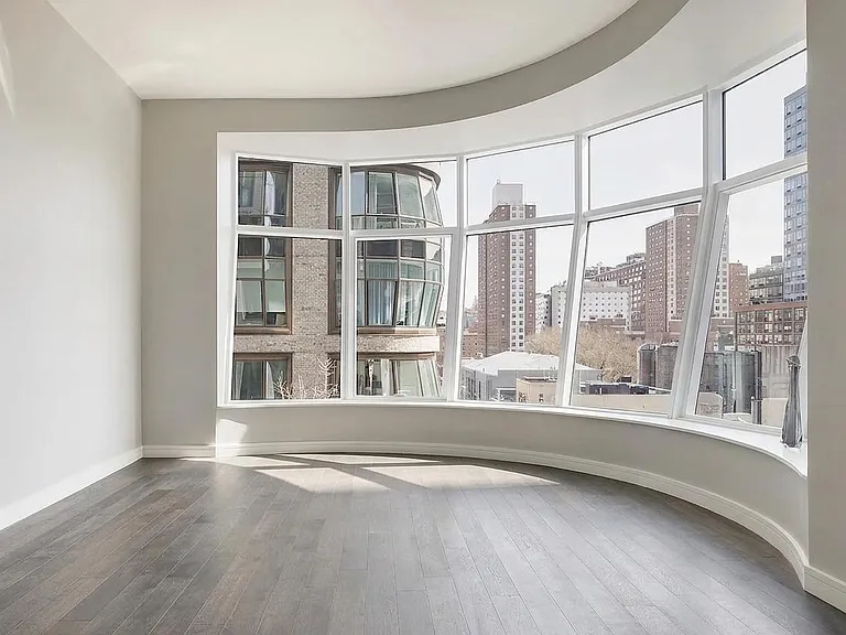 515 W 18th St #406 — Photo 3