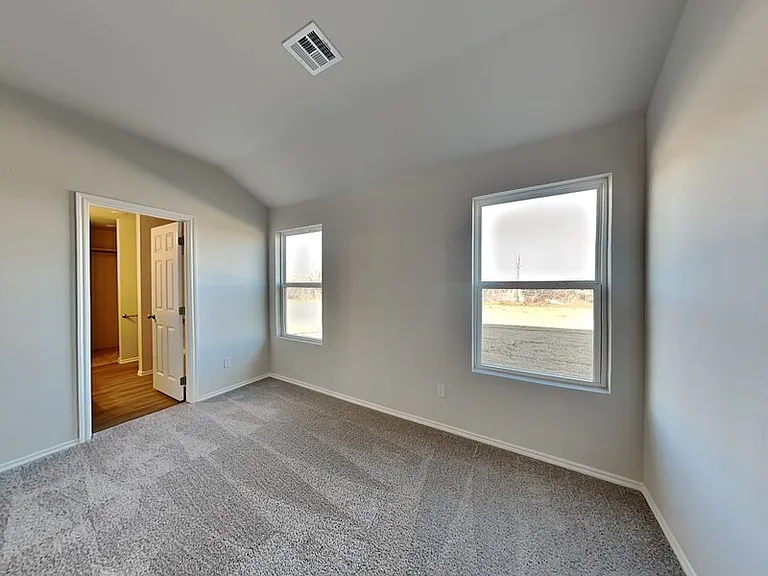1029 E Stetson Ln — Photo 7