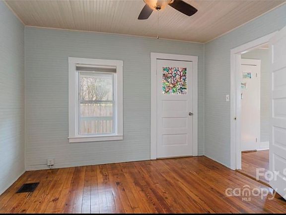 3rd image of 29 Knoxville Pl