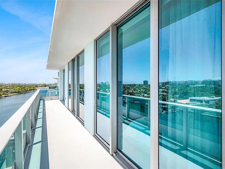 9201 E Bay Harbor Dr #Penthouse 809 — Photo 32