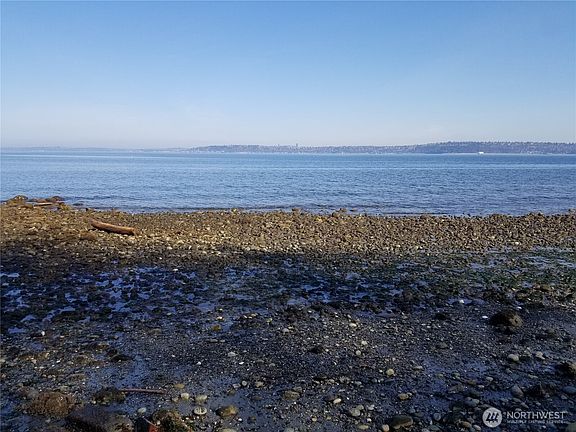 3rd image of 10014 Vashon Highway SW