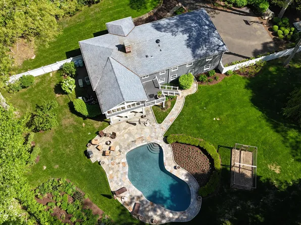 208 Riverbank Dr, Stamford, CT 06903