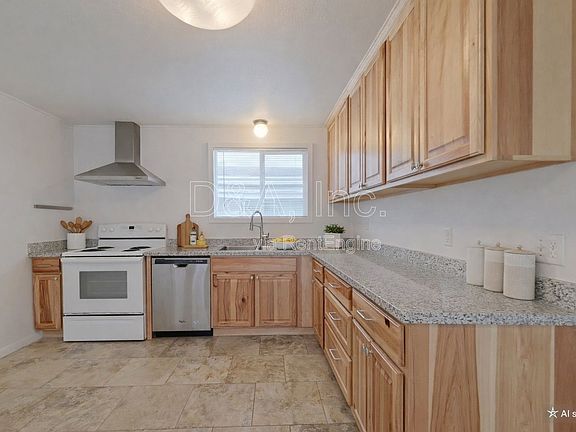 5th image of 928 NW Sequoia Ave