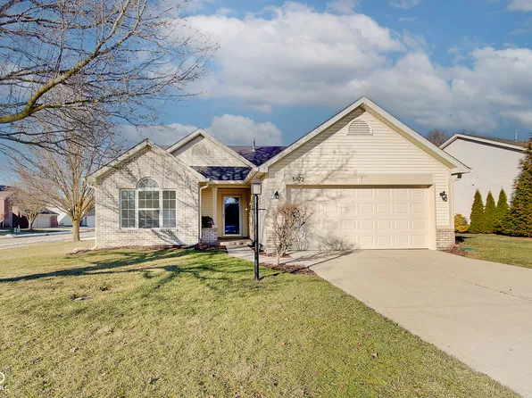 5872 Lost Oaks Dr, Carmel, IN 46033