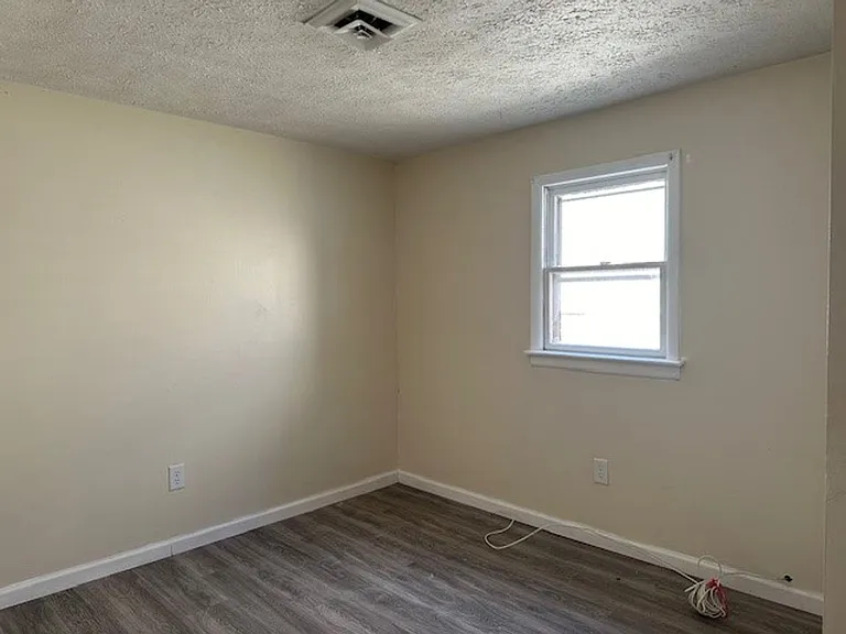 203 N Duke St — Photo 7