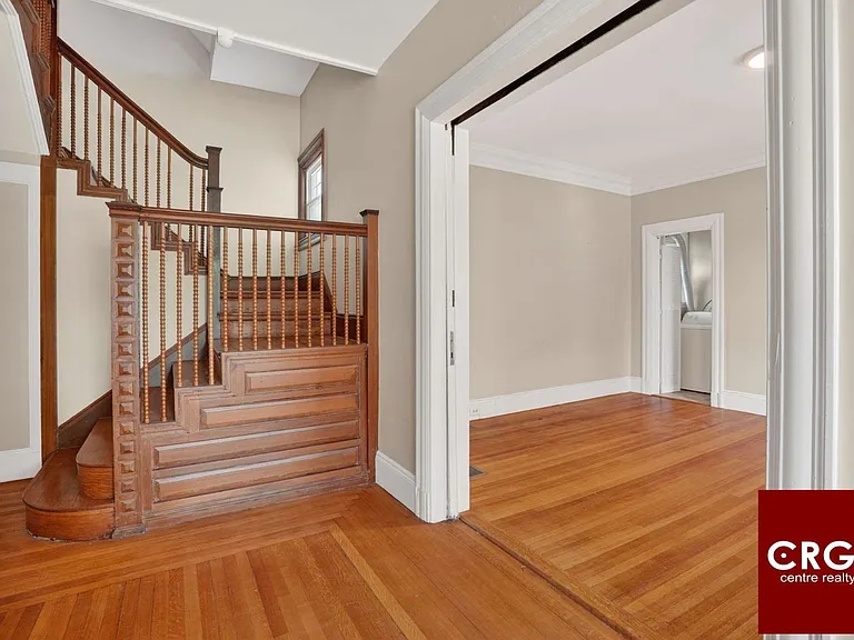 583 Watertown St — Photo 4
