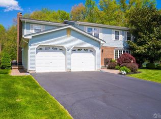 37 Junction Pond Ln S, Monmouth Junction, NJ