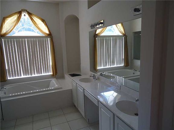 4th image of 10524 Plantation Bay Dr