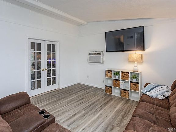 4th image of 224 Galewood Dr