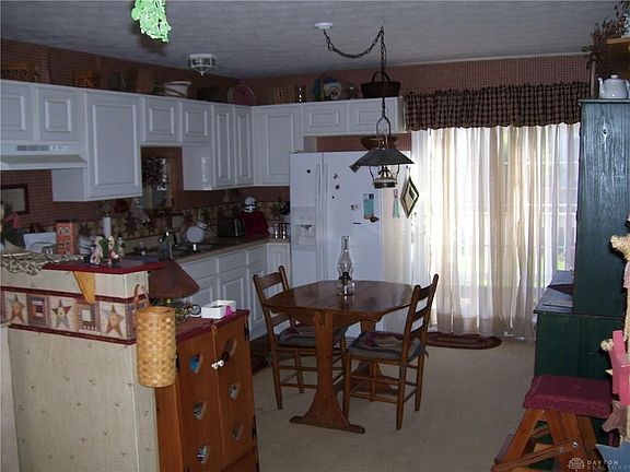 5th image of 4002 Blue Spruce Ct