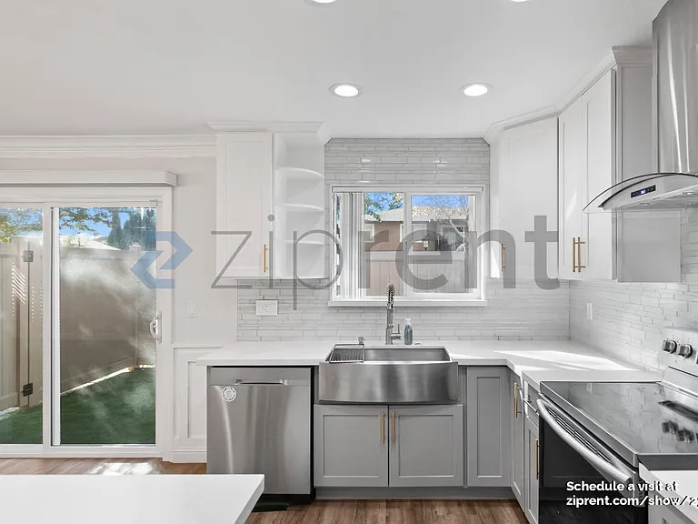 686 Whitewater Ct — Photo 13