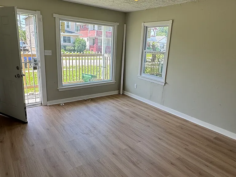 11825 Avon Ave — Photo 3
