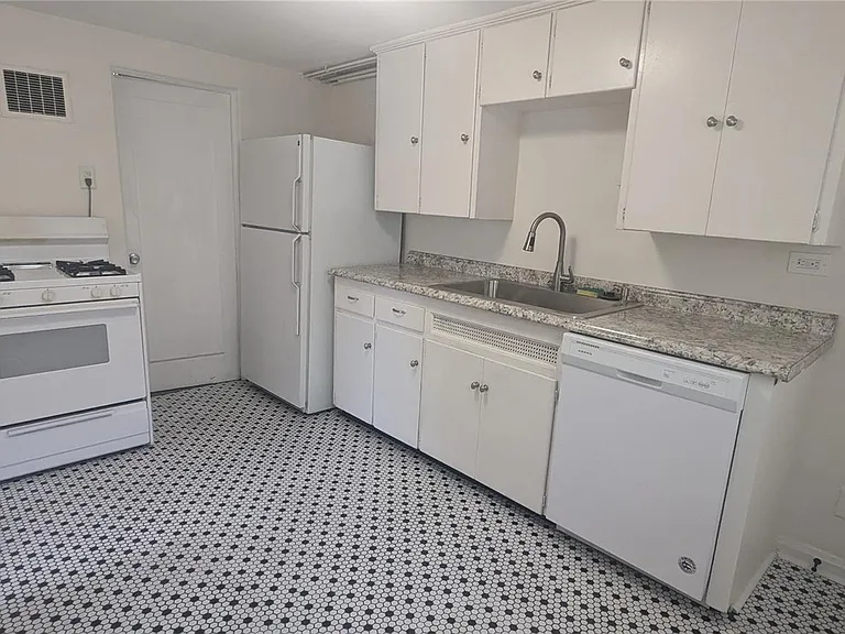 4620 W Hayward Pl — Photo 6