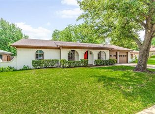 616 Spring Lake Dr, Bedford, TX 76021