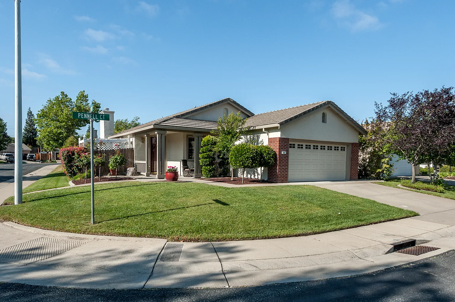 101 Pennell Ct photo 1