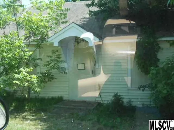 916 9th St NE, Hickory, NC 28601