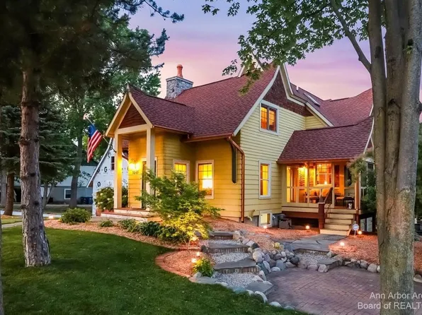 1645 S Maple Rd, Ann Arbor, MI 48103