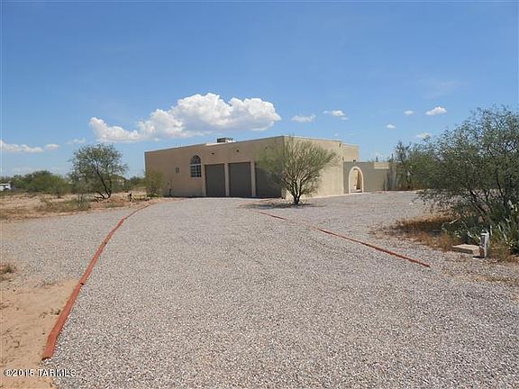 2nd image of 17562 W Redrock Ln