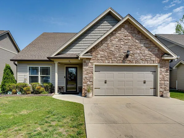 51 Daybreak Dr, Rossville, GA 30741