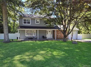 26 Royal Way, Shoreham, NY 11786