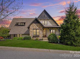 28 Autumn Leaf Dr, Fletcher, NC 28732