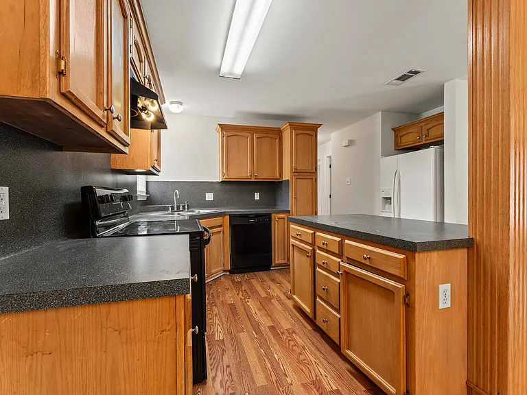 30700 Country Club Ln — Photo 3